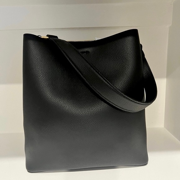 Coach Small Town Bucket Bag Pebbled Black Leather Handbag - Picture 4 of 8